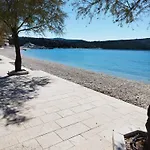 Ljubo *