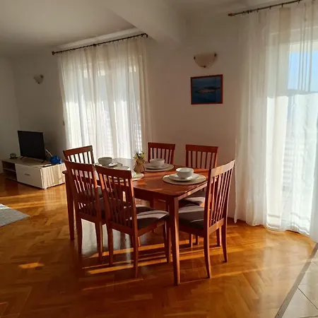 Διαμέρισμα Ljubo Primošten